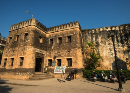 cropped-old-fort-in-stone-town cropped-old-fort-in-stone-town